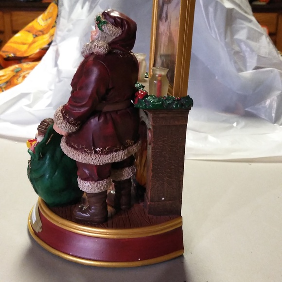 Bradford Exchange "The Light of Christmas" illuminated sculpture by Thomas Kinka - Picture 7 of 9